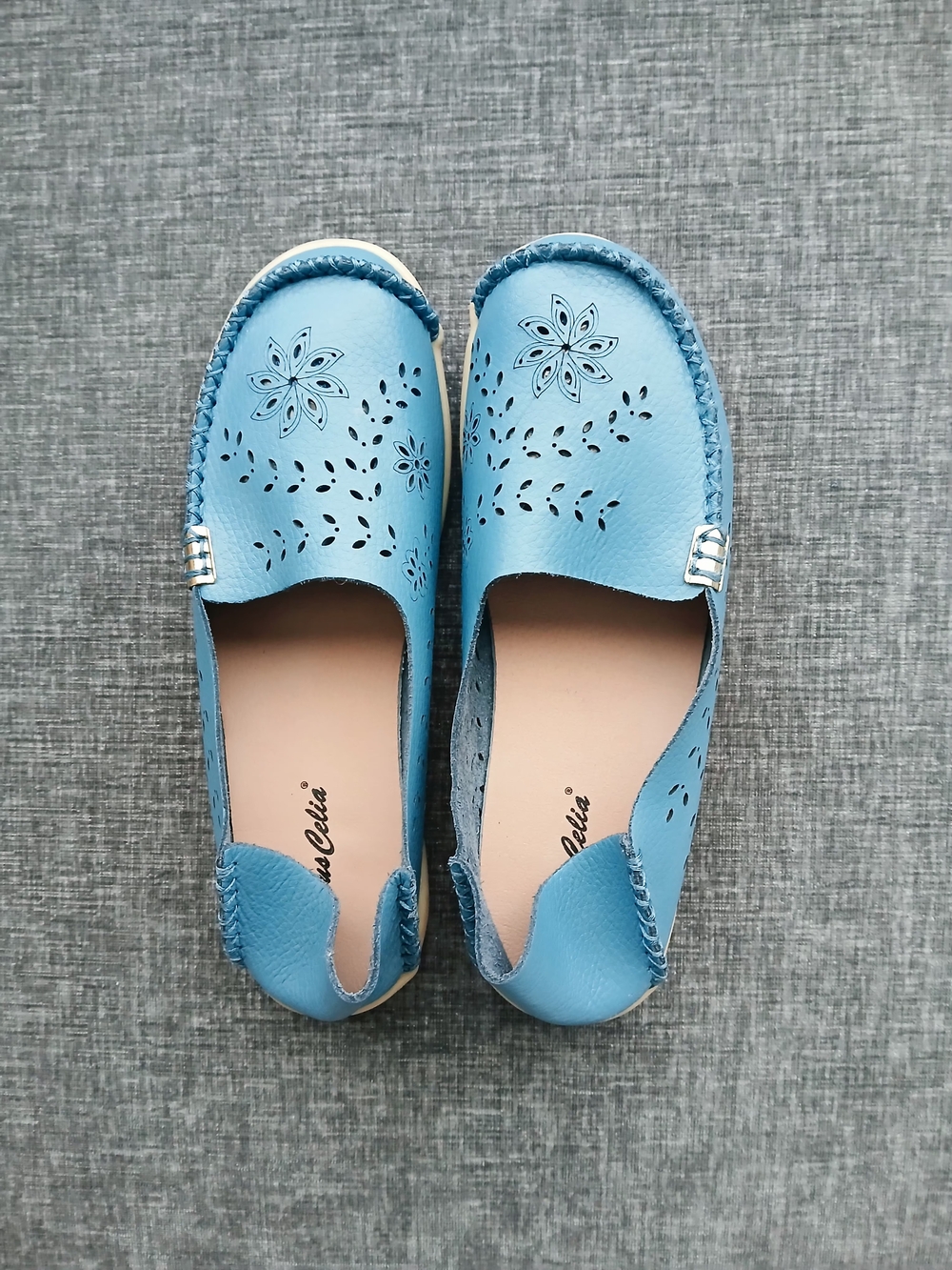•VENUS CELIA• Blue Bloom Eyelet Slip-On Loafers